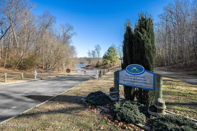 $819,000 | 190 Vineyard Cove Drive, Loudon, TN 37774