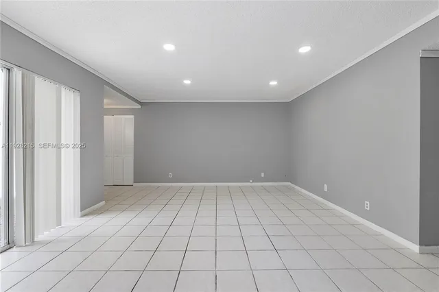 $3,000 | 5850 Northwest 57th Avenue, Unit 1, Tamarac, FL 33319