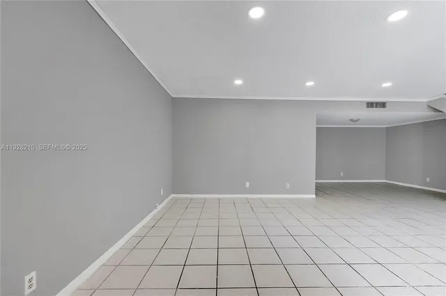 $3,000 | 5850 Northwest 57th Avenue, Unit 1, Tamarac, FL 33319