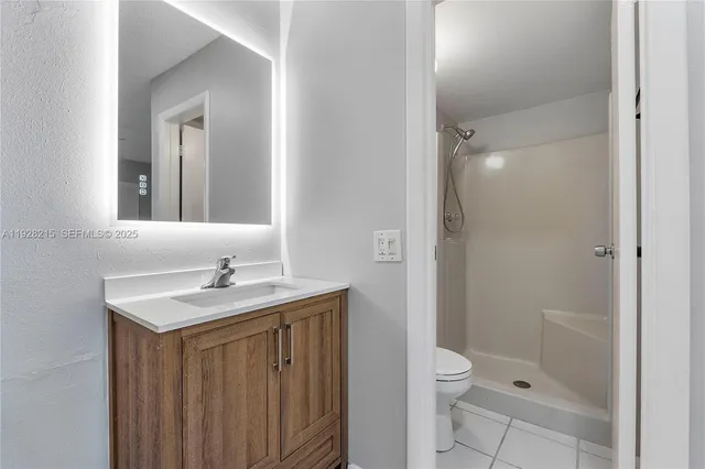 $3,000 | 5850 Northwest 57th Avenue, Unit 1, Tamarac, FL 33319