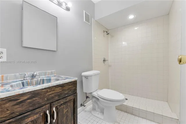 $3,000 | 5850 Northwest 57th Avenue, Unit 1, Tamarac, FL 33319