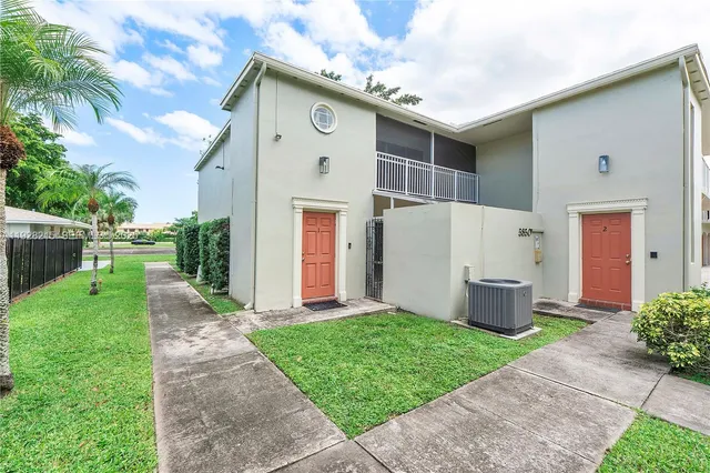 $3,000 | 5850 Northwest 57th Avenue, Unit 1, Tamarac, FL 33319