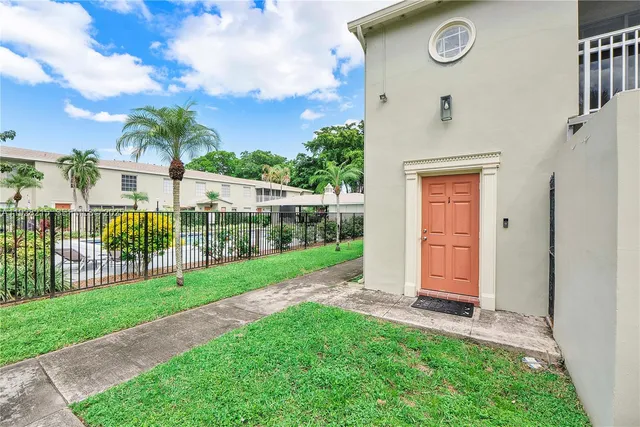 $3,000 | 5850 Northwest 57th Avenue, Unit 1, Tamarac, FL 33319