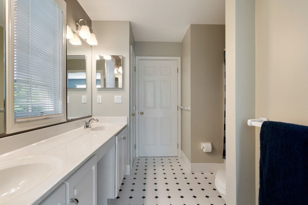 49 Greenwood Road Hopkinton, MA 01748 - Photo 34 of 42 Gallery Image 34