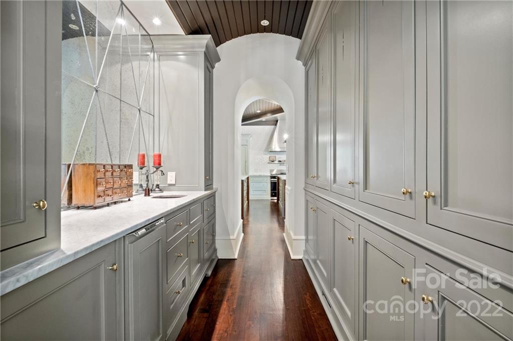 1300 Queens Road West Charlotte, NC 28207 - Photo 8 of 39 Gallery Image 8