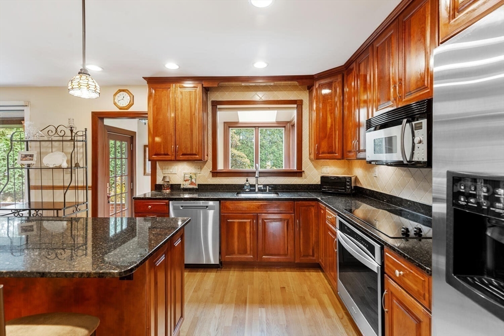 35 Alden Road Swampscott, MA 01907 - Photo 9 of 39