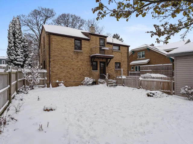 $318,000 | 1025 North 15th Street, Manitowoc, WI 54220