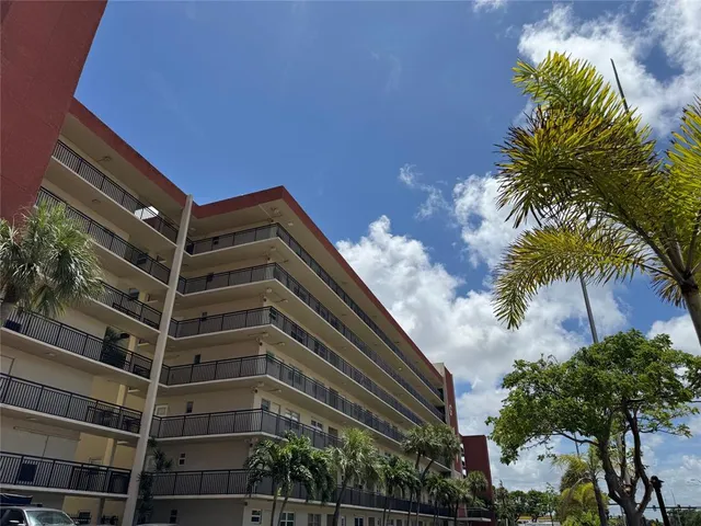 a view of a multi story building