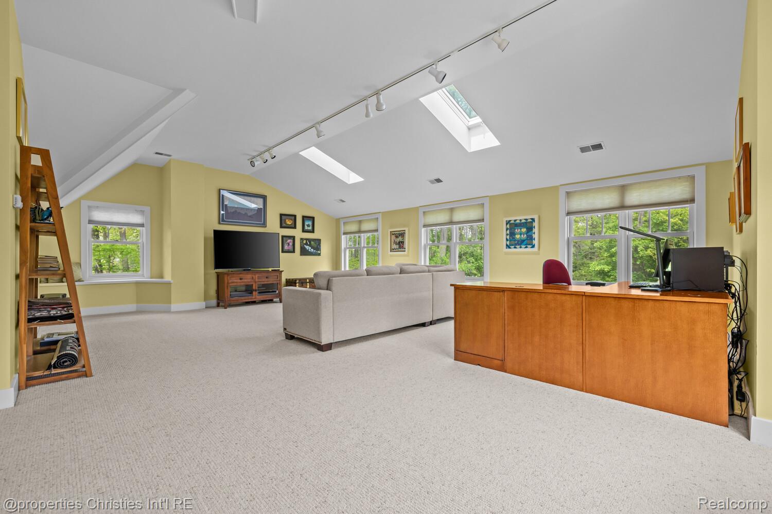 1041 Greentree Road Bloomfield Hills, MI 48304 - Photo 45 of 70 50_1041_Greentree_Rd50_mls.jpg