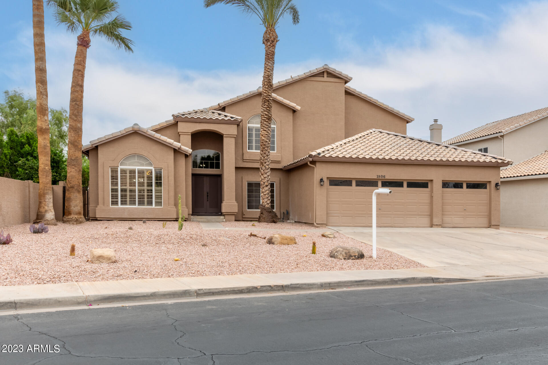 1806 West Redfield Road Gilbert, AZ 85233 - Photo 6 of 34 03 - Redfield