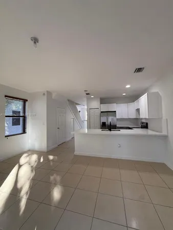 $3,000 | 8922 West 35th Way, Unit 8922, Hialeah, FL 33018