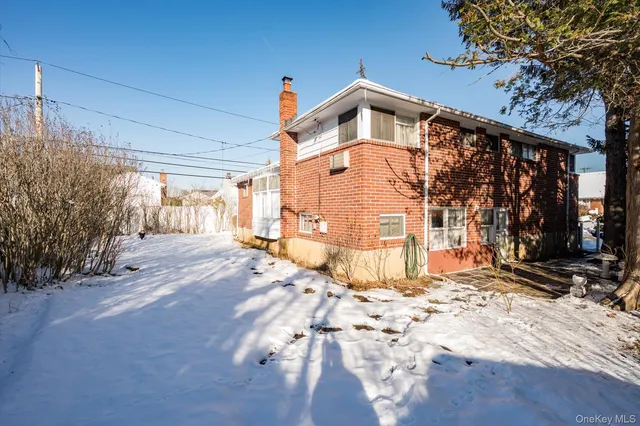 $680,000 | 9 Walnut Place, Massapequa, NY 11758