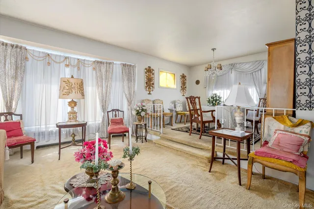 $680,000 | 9 Walnut Place, Massapequa, NY 11758