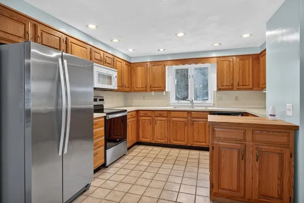 $799,000 | 79 Taylor Road, Stow, MA 01775