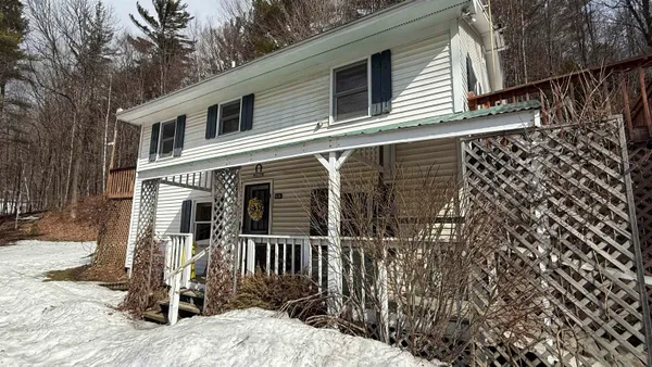 $275,000 | 806 Highway 15, Johnson, VT 05656