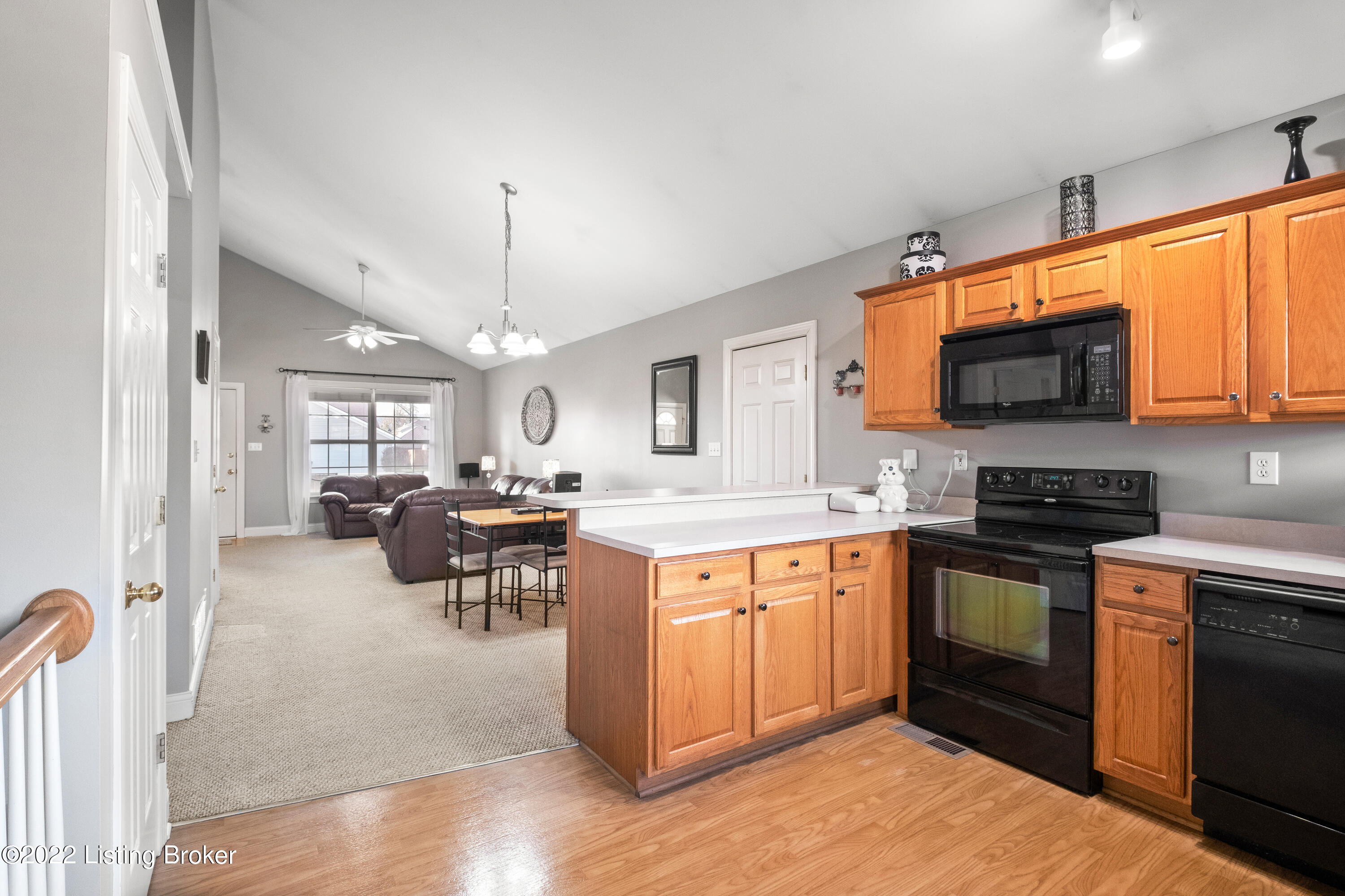 7913 Westbrook Road Louisville, KY 40258 - Photo 10 of 29 Kitchen with Vaulted Ceiling