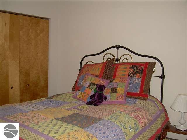 18851 Robin Ridge Road Interlochen, MI 49643 - Photo 13 of 25 1728155-12.JPG