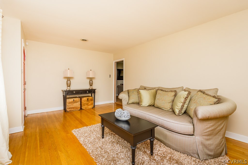 8550 Sutherland Road Chesterfield, VA 23236 - Photo 4 of 26 Gallery Image 4
