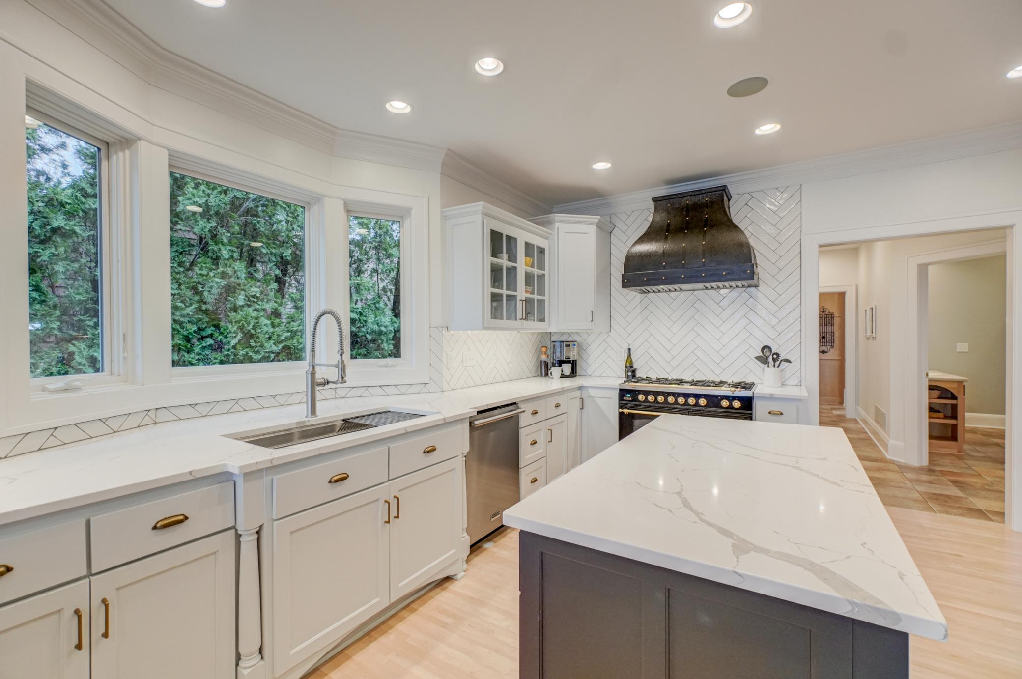 5375 Carlson Road Shoreview, MN 55126 - Photo 12 of 64