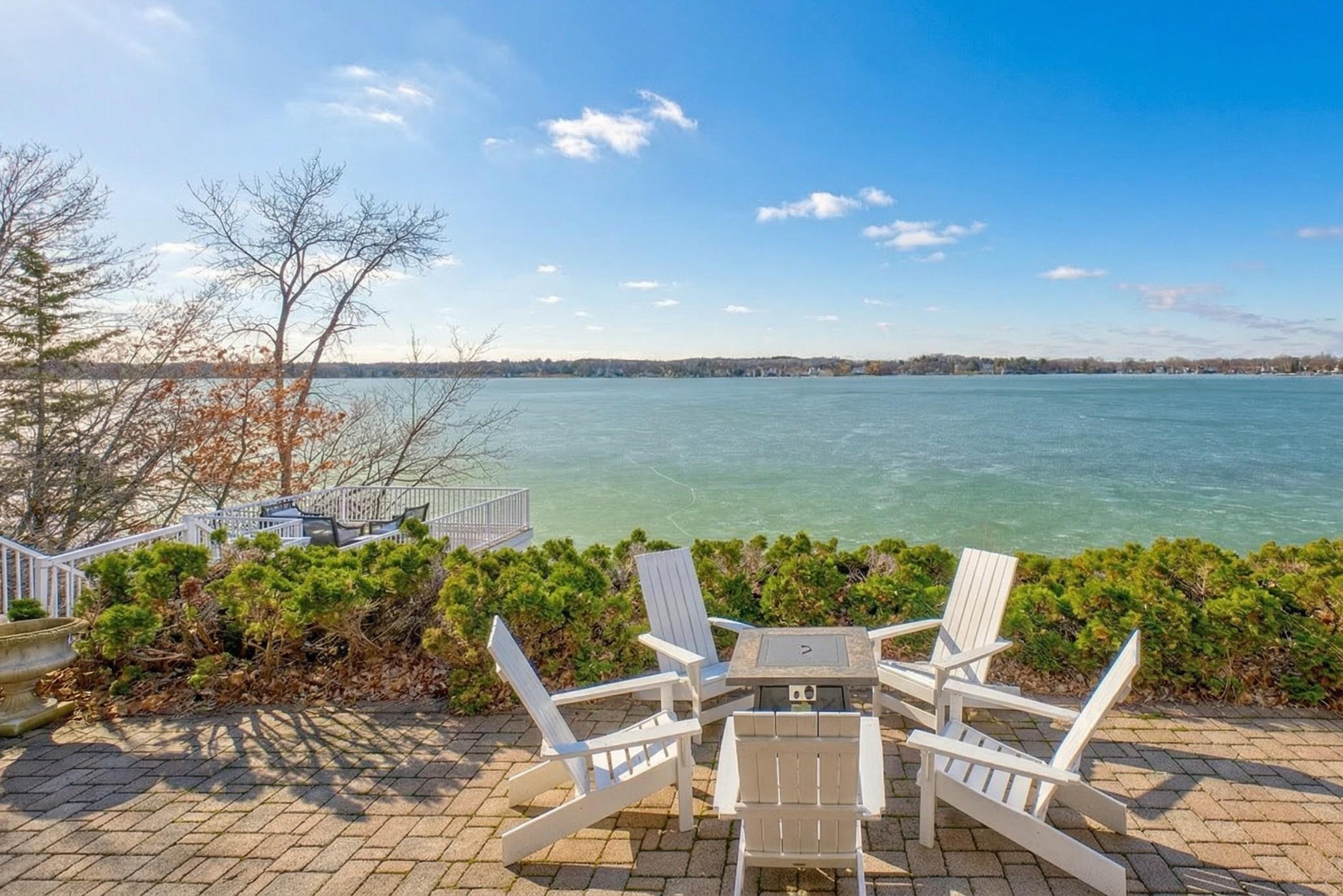 5375 Carlson Road Shoreview, MN 55126 - Photo 3 of 64