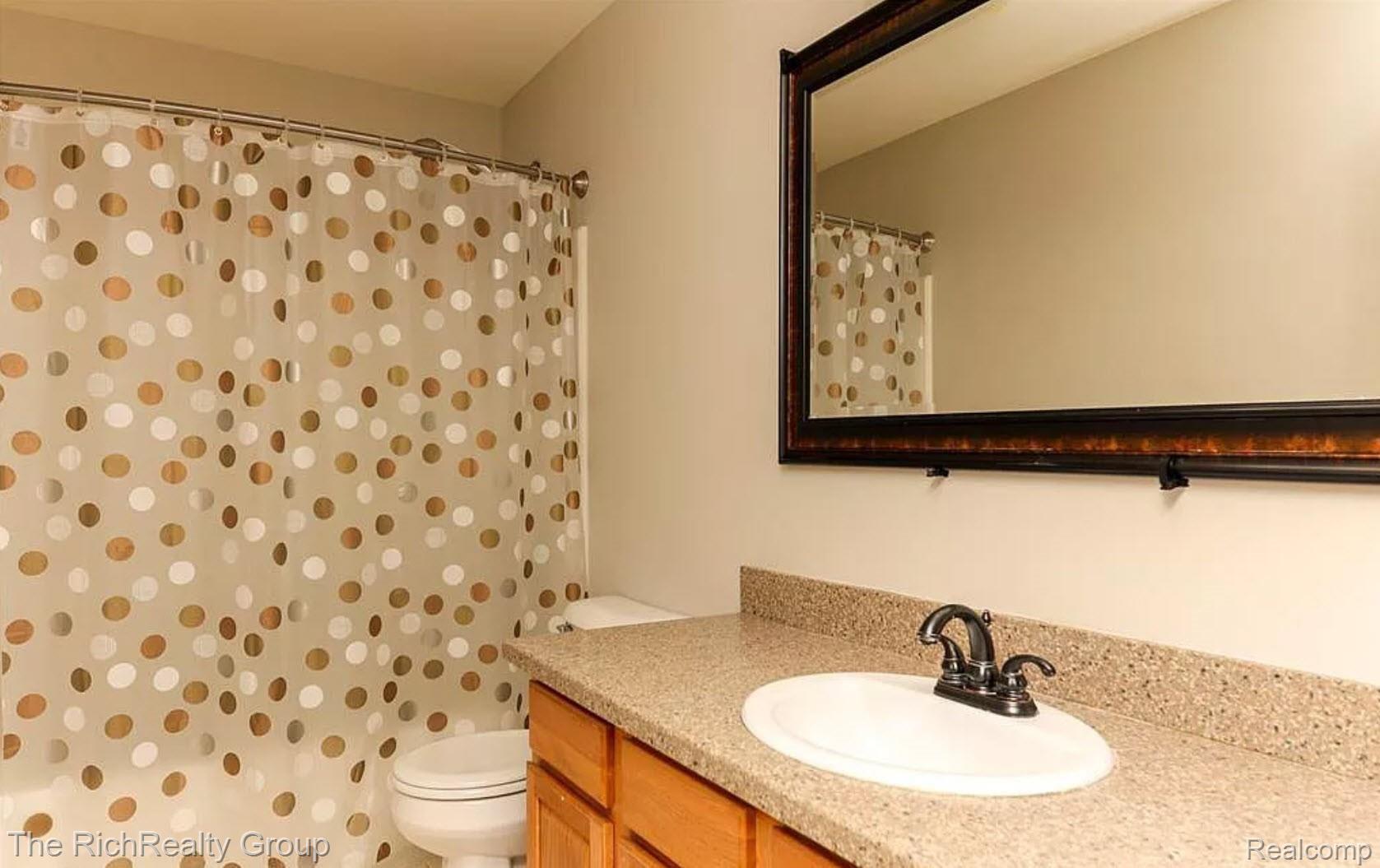 502 Cherry Orchard Road Canton, MI 48188 - Photo 20 of 33 20.jpg