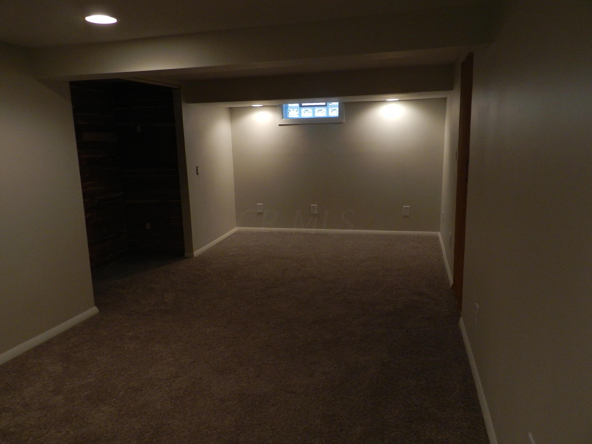 3395 Lewis Road Columbus, OH 43207 - Photo 22 of 30 Gallery Image 22