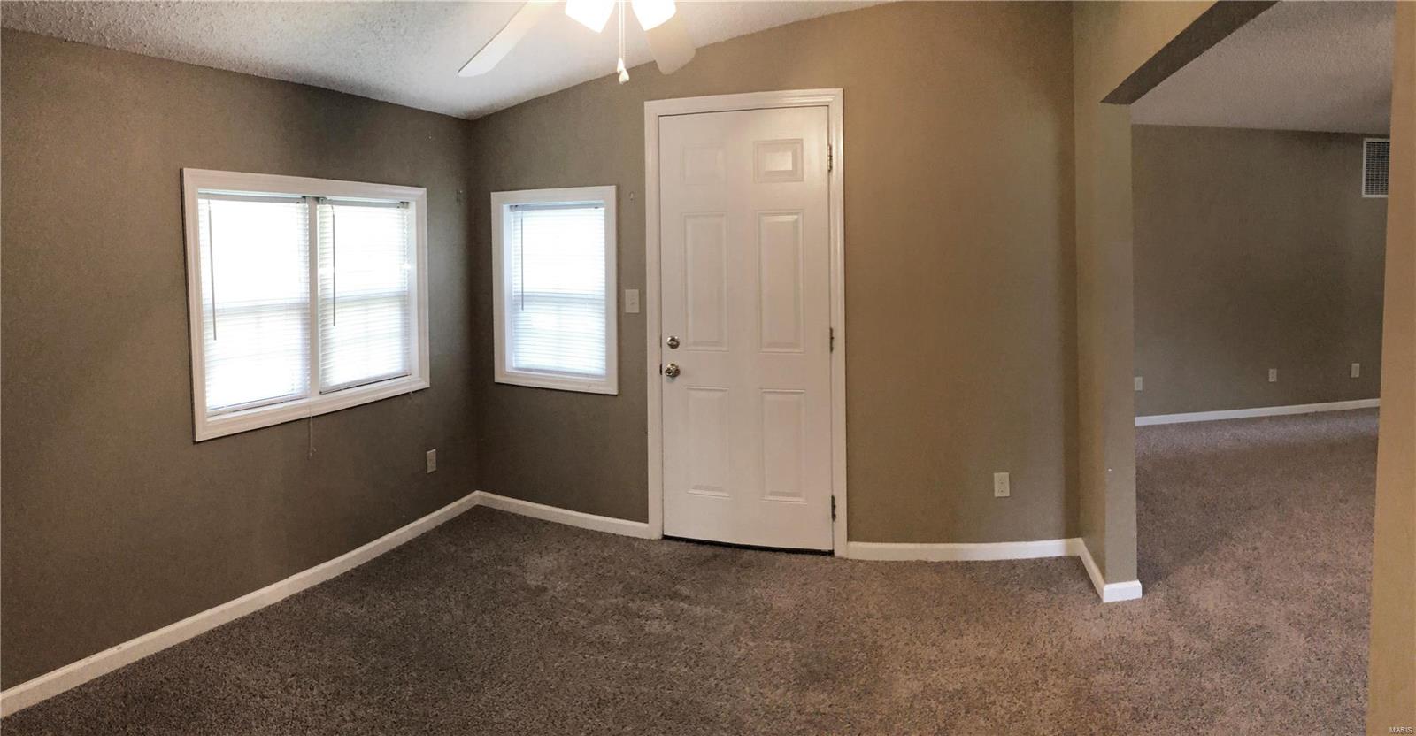 907 Dale Avenue O'Fallon, IL 62269 - Photo 2 of 15