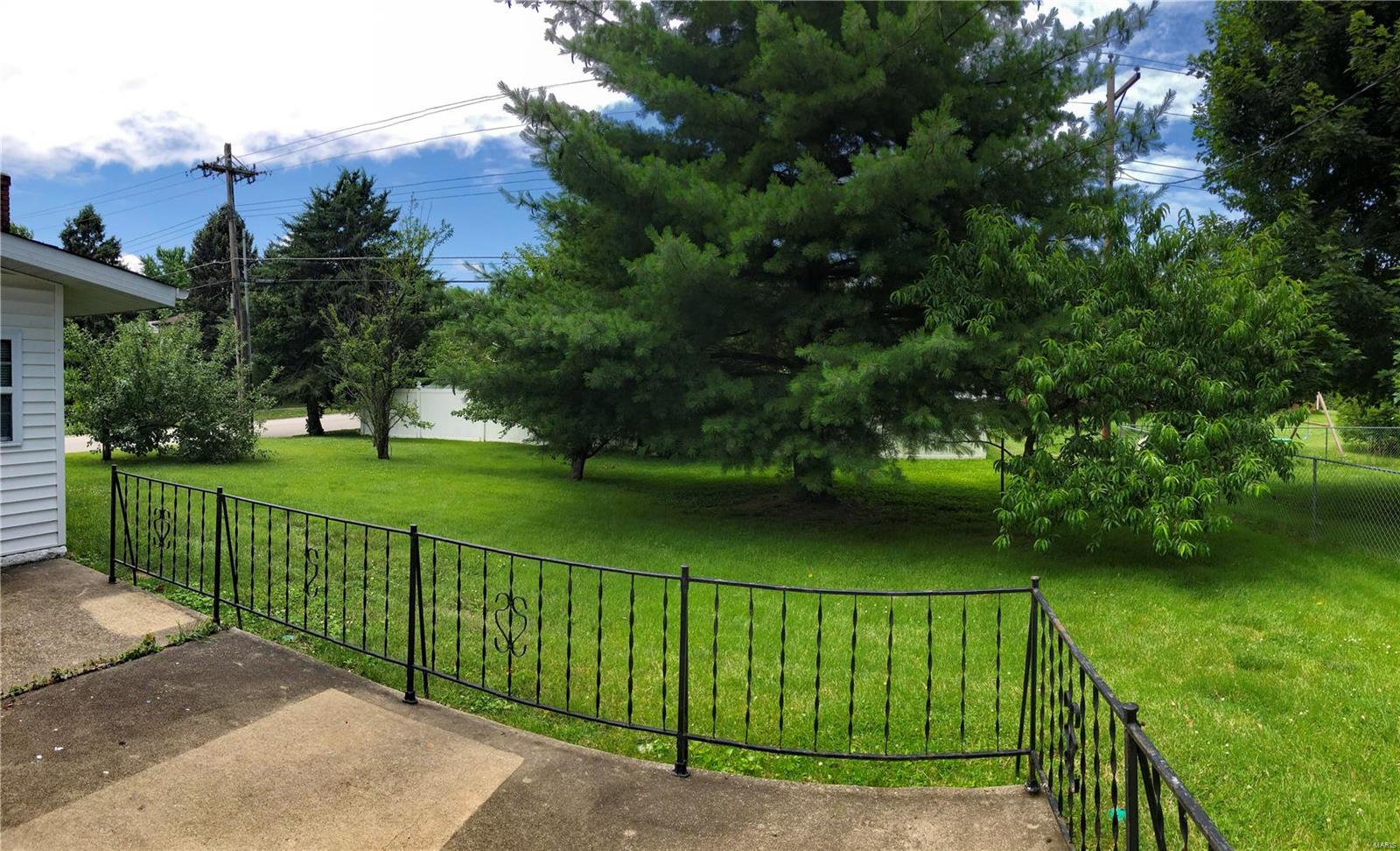 907 Dale Avenue O'Fallon, IL 62269 - Photo 12 of 15