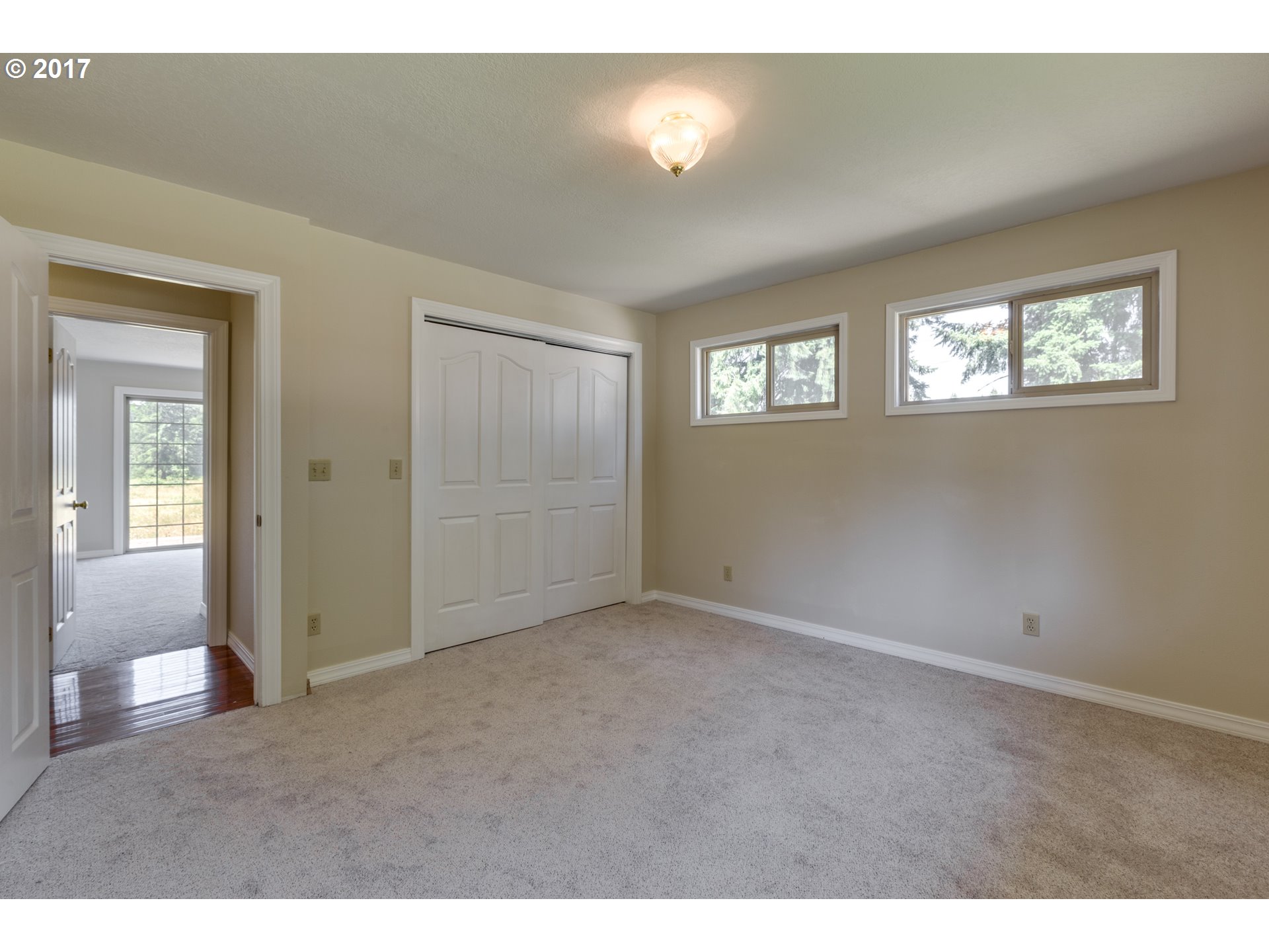 27250 Southeast Suttle Road Eagle Creek, OR 97022 - Photo 11 of 32 Gallery Image 11