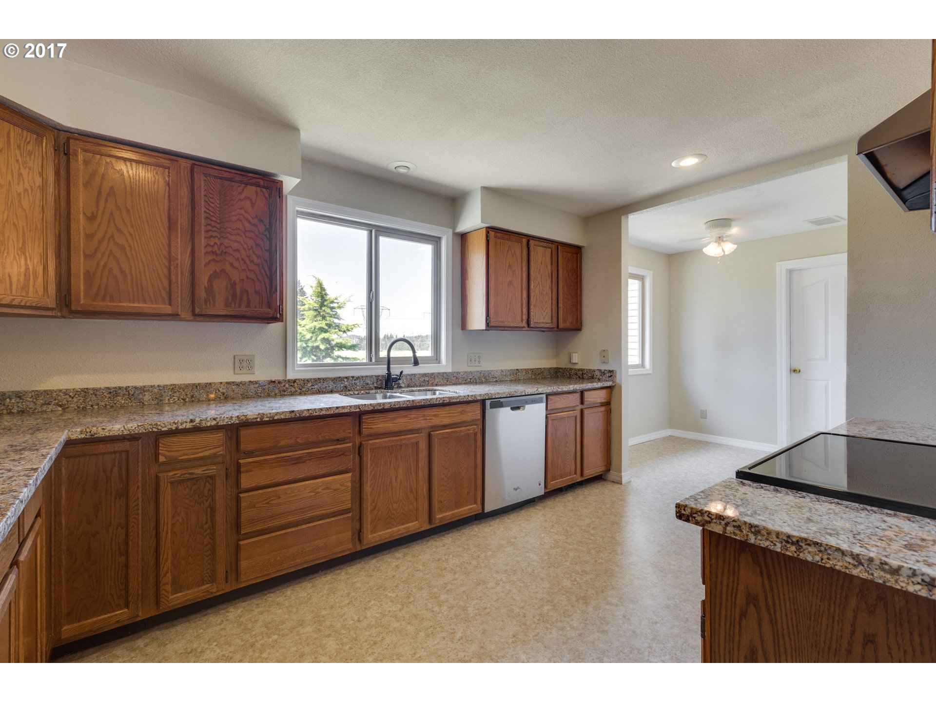 27250 Southeast Suttle Road Eagle Creek, OR 97022 - Photo 15 of 32 Gallery Image 15