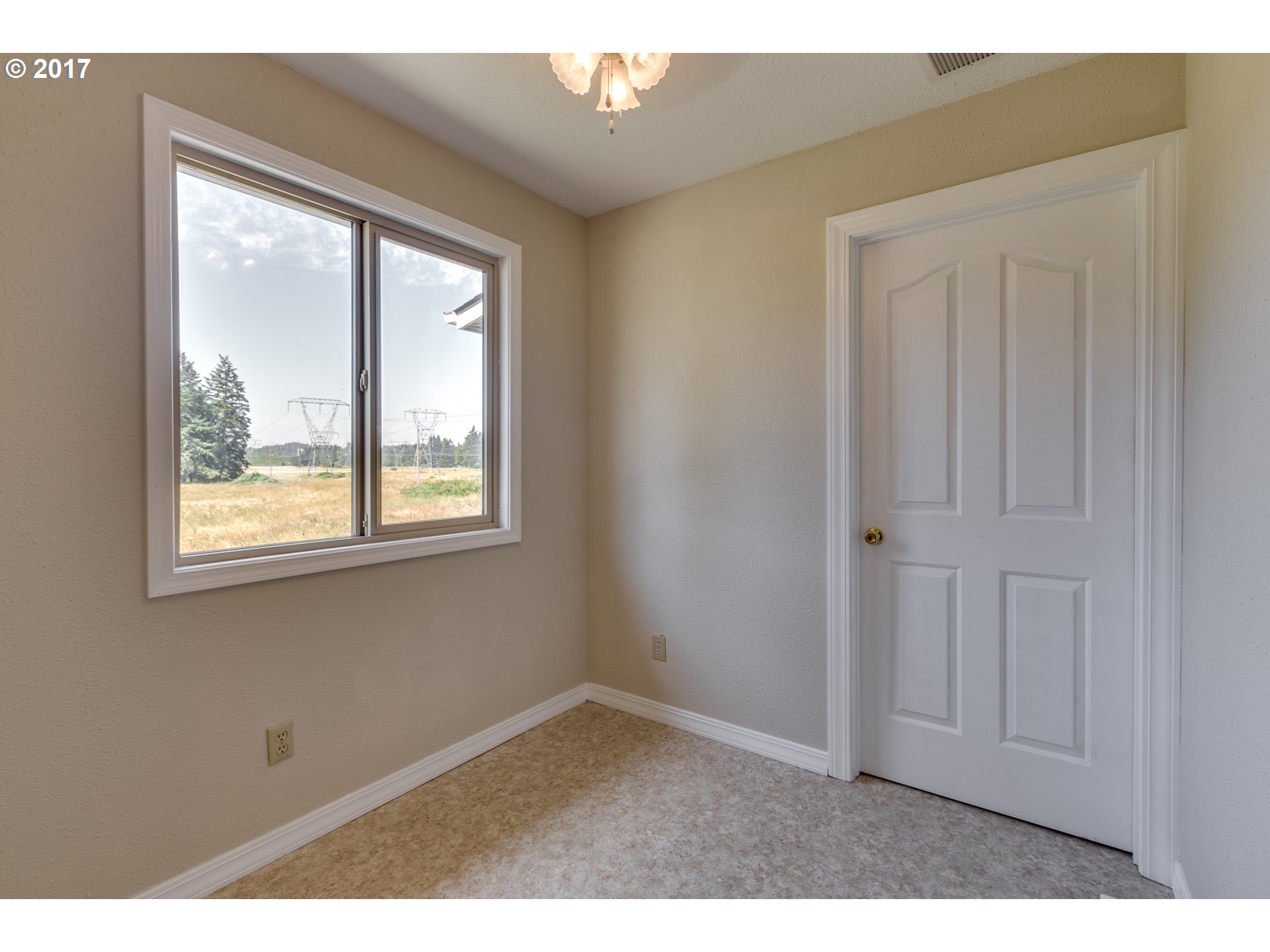 27250 Southeast Suttle Road Eagle Creek, OR 97022 - Photo 17 of 32 Gallery Image 17