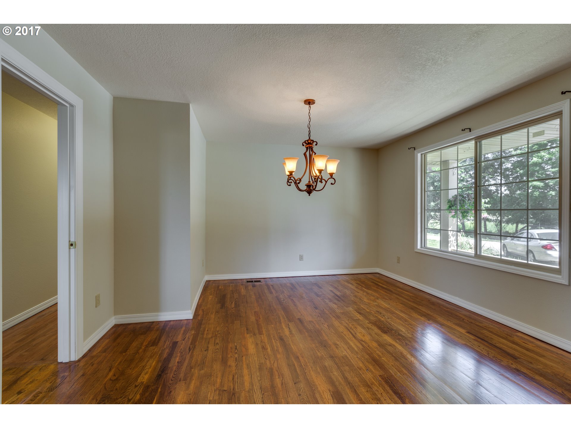 27250 Southeast Suttle Road Eagle Creek, OR 97022 - Photo 8 of 32 Gallery Image 8