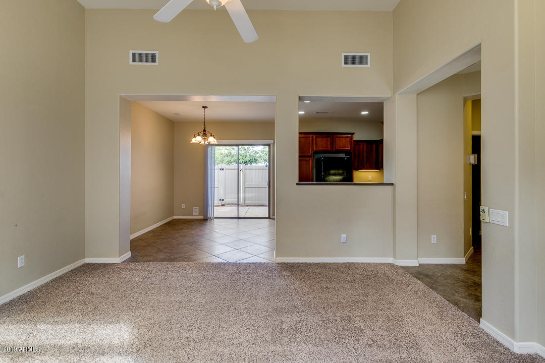 1918 West Davis Road Phoenix, AZ 85023 - Photo 3 of 19 photo_03