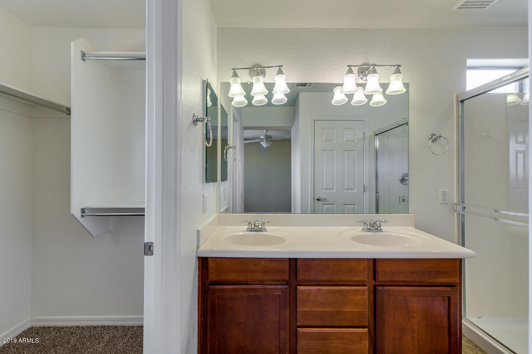 1918 West Davis Road Phoenix, AZ 85023 - Photo 4 of 19 photo_04