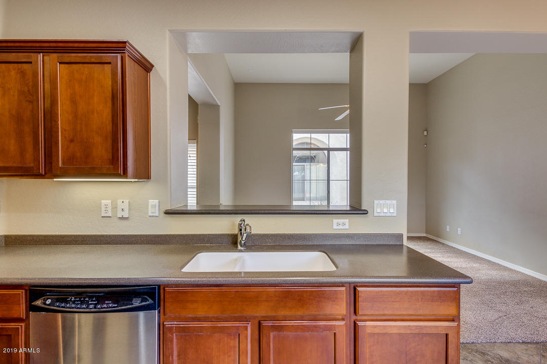 1918 West Davis Road Phoenix, AZ 85023 - Photo 6 of 19 photo_06