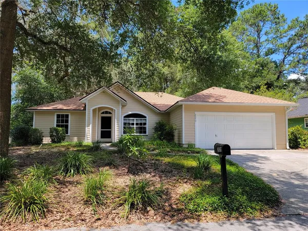 $2,250 | 2070 Southwest 42nd Lane, Gainesville, FL 32608