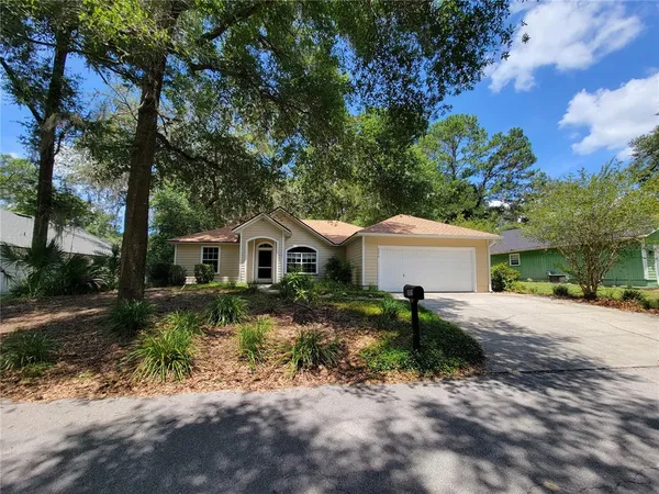 $2,250 | 2070 Southwest 42nd Lane, Gainesville, FL 32608