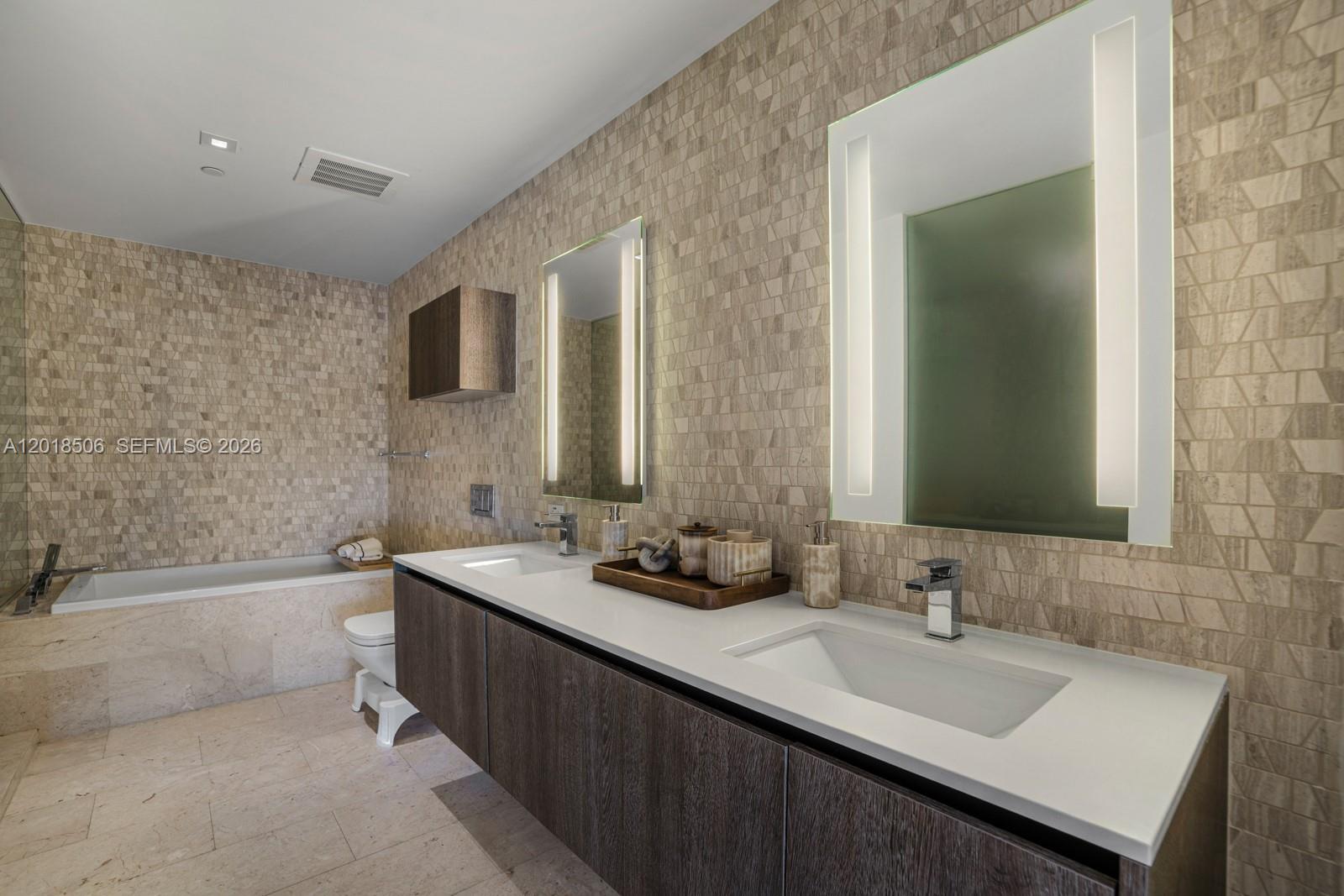 88 Southwest 7th Street, Unit 2406 Miami, FL 33130 - Photo 13 of 20