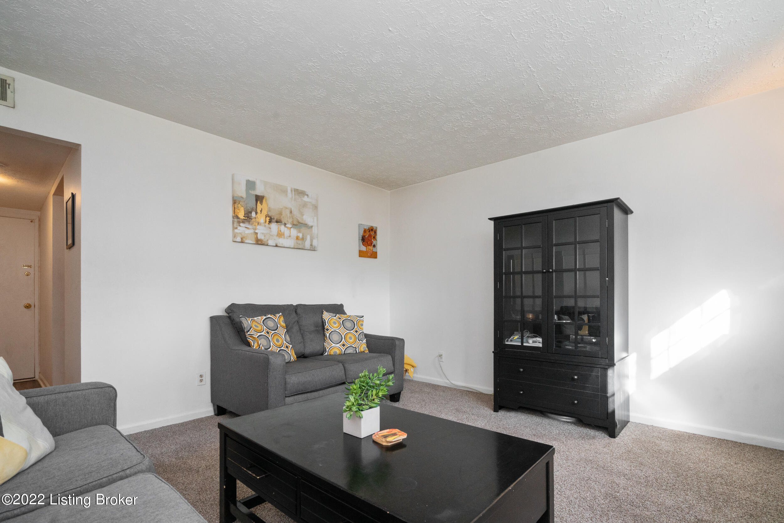 2300 Dundee Road, Unit 4 Louisville, KY 40205 - Photo 10 of 22 2300 Dundee Road-15