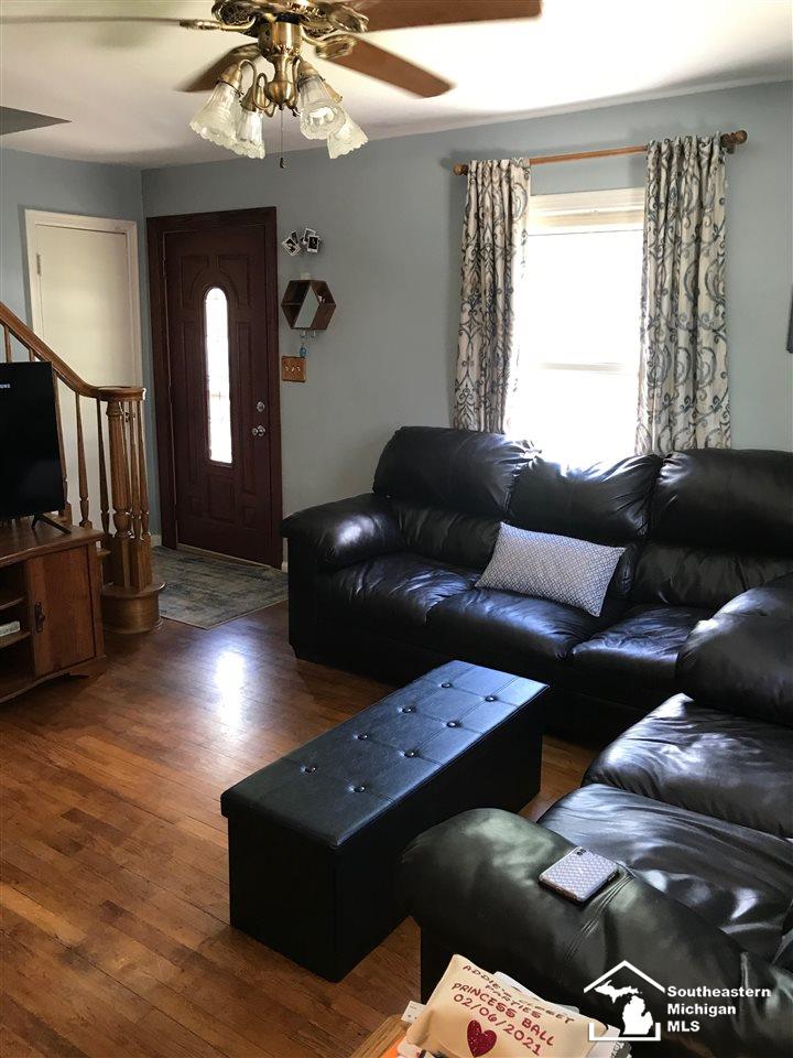 15463 Dayton Road Monroe, MI 48161 - Photo 11 of 24 50045005-10.JPG