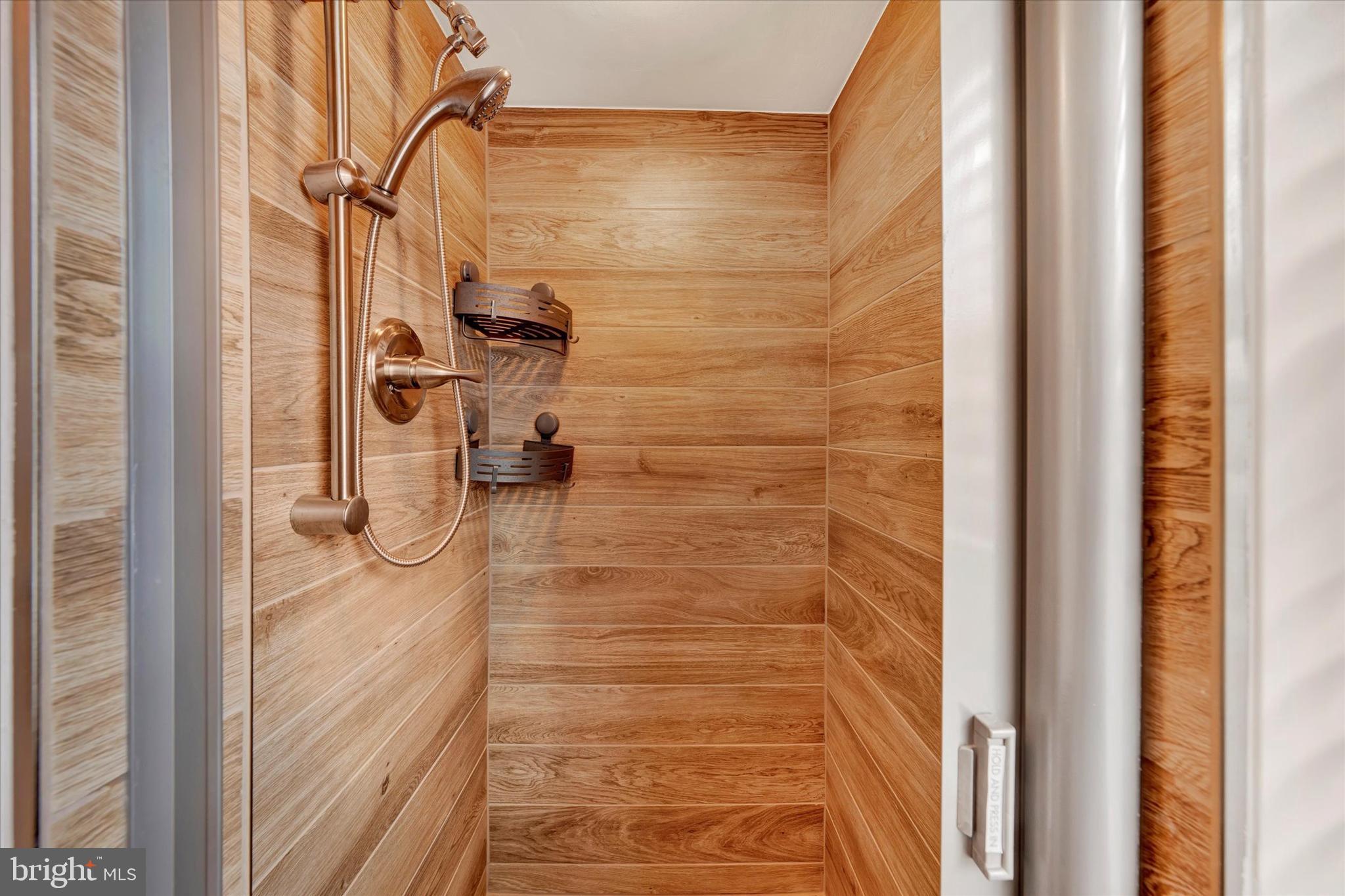 1406 Farr Road Reading, PA 19611 - Photo 20 of 29 a bathroom with a shower