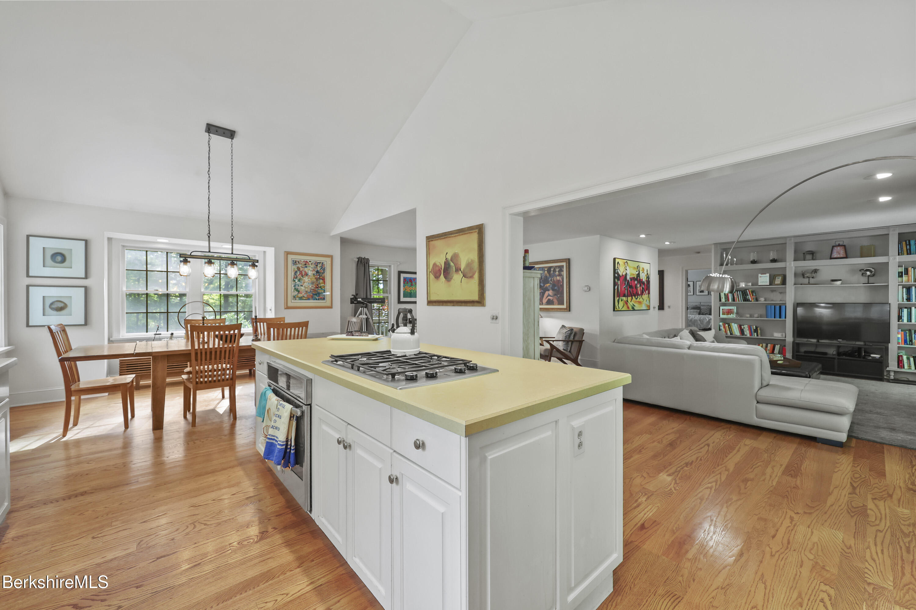 905 W Road Sheffield, MA 01230 - Photo 22 of 60 125 Kitchen