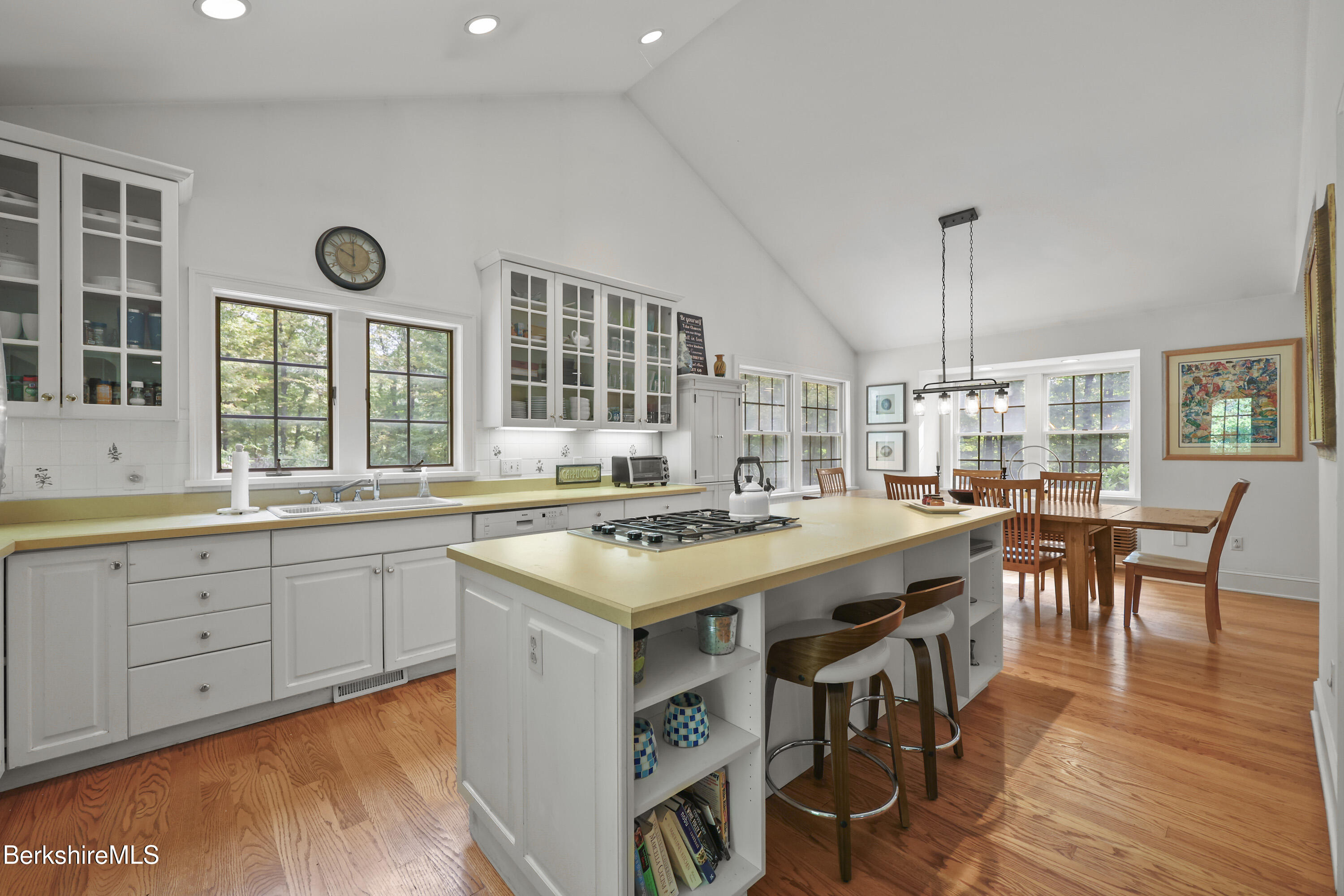 905 W Road Sheffield, MA 01230 - Photo 23 of 60 130 Breakfast Area