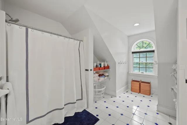 a view of a storage & utility room