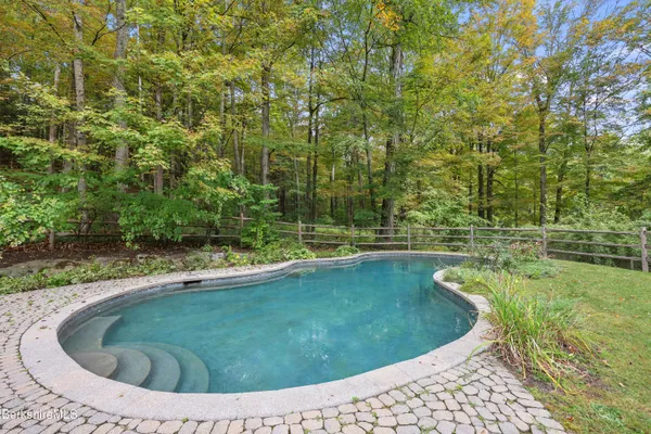 $1,250,000 | 905 W Road, Sheffield, MA 01230