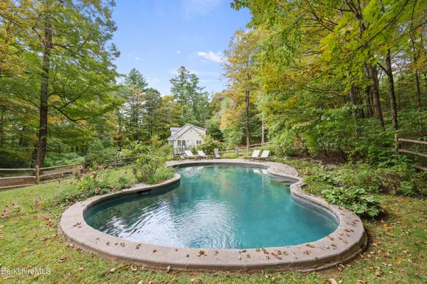 $1,250,000 | 905 W Road, Sheffield, MA 01230