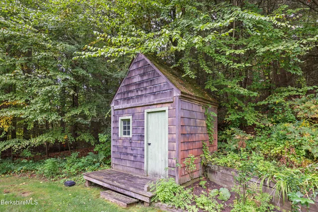 $1,250,000 | 905 W Road, Sheffield, MA 01230