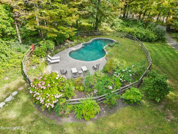 $1,250,000 | 905 W Road, Sheffield, MA 01230