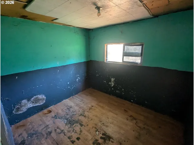 $135,000 | 301 Southeast B Avenue, Canyonville, OR 97417