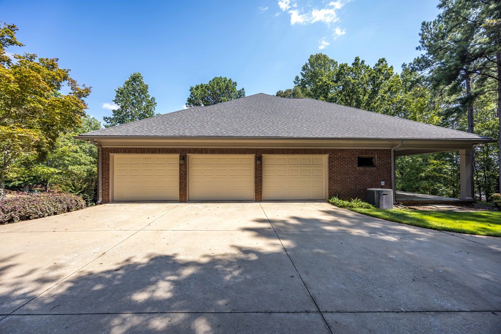 8017 Innisbrook Court Columbus, GA 31909 - Photo 46 of 76 Garage view